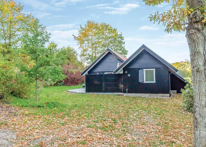 Three-bedroom In Casa vacanze Asperup